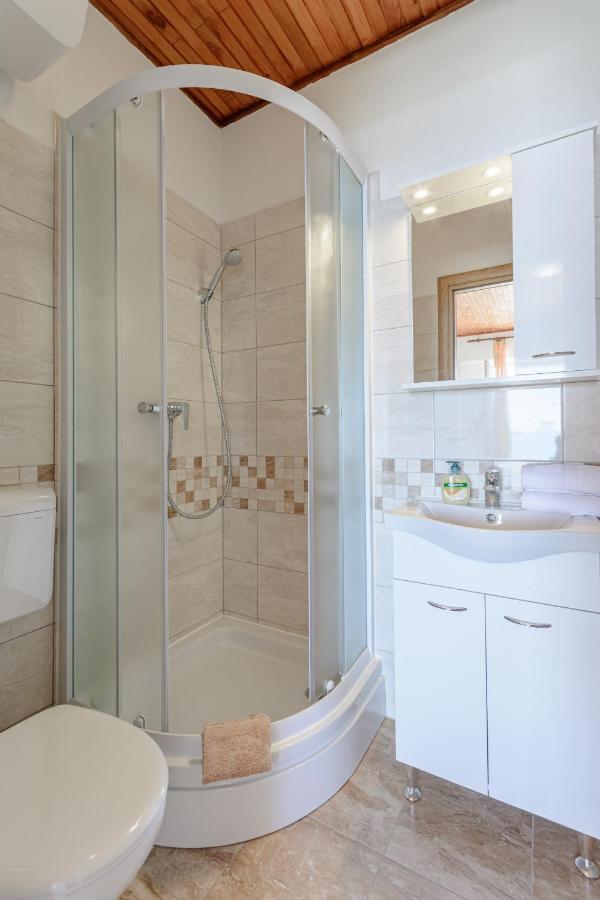 Rooms Sani เบรลา ภายนอก รูปภาพ